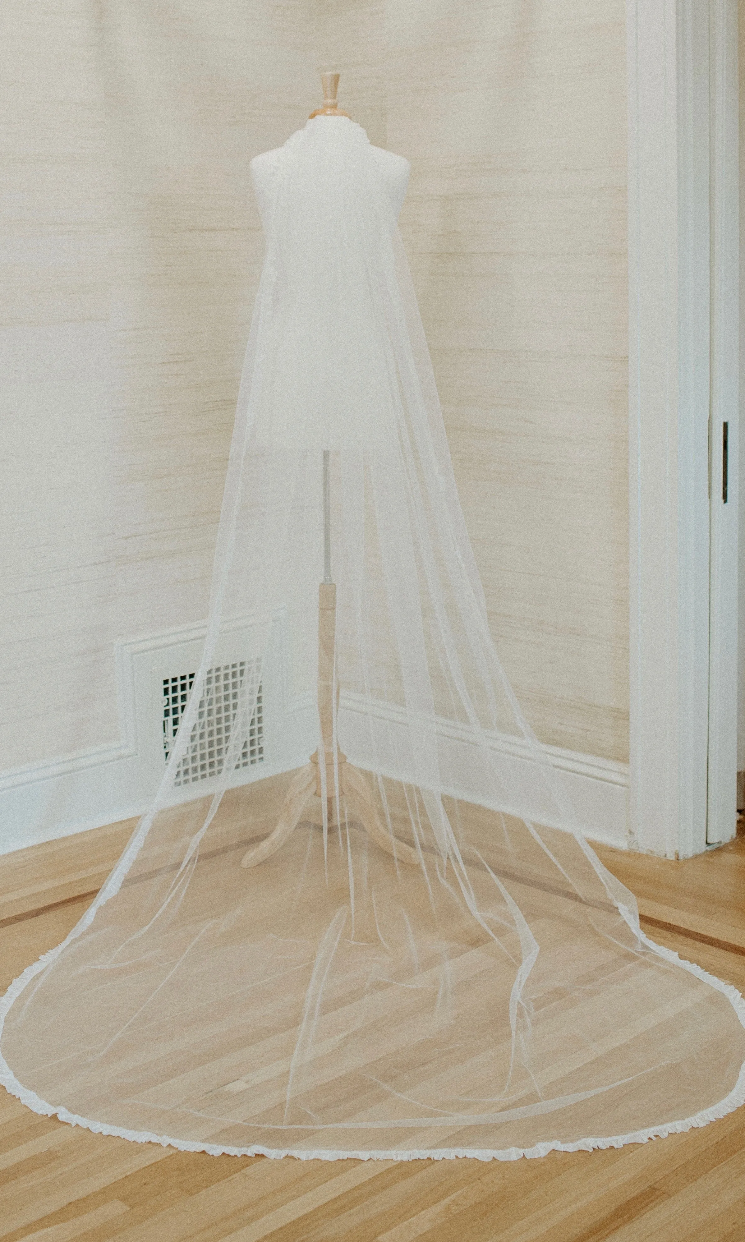 Ava Veil