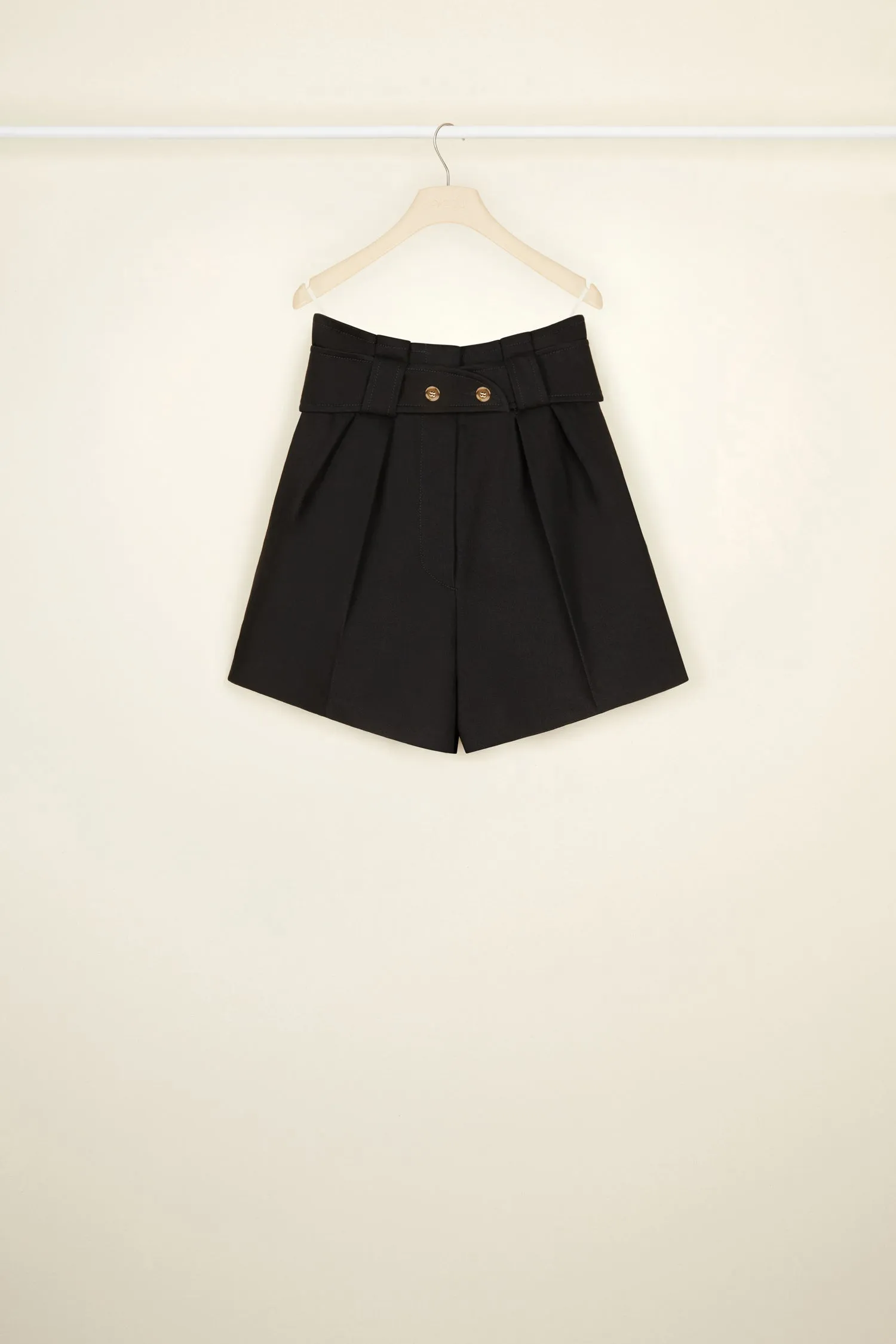Belted denim shorts in organic cotton