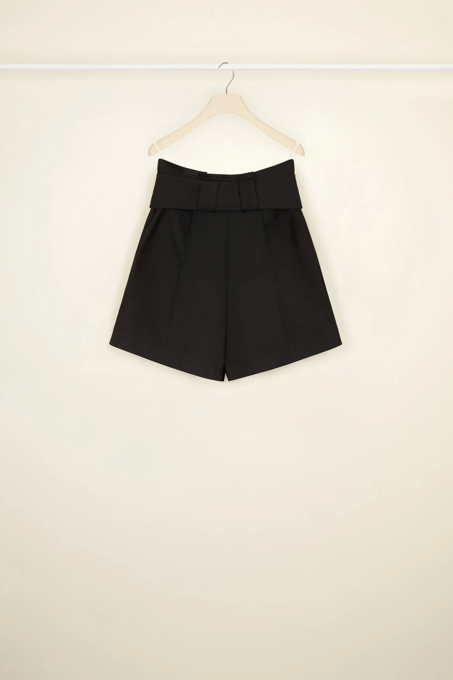 Belted denim shorts in organic cotton