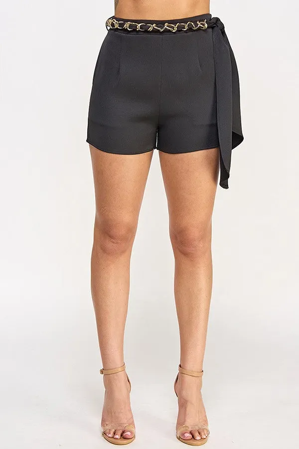 chain belt high waist shorts