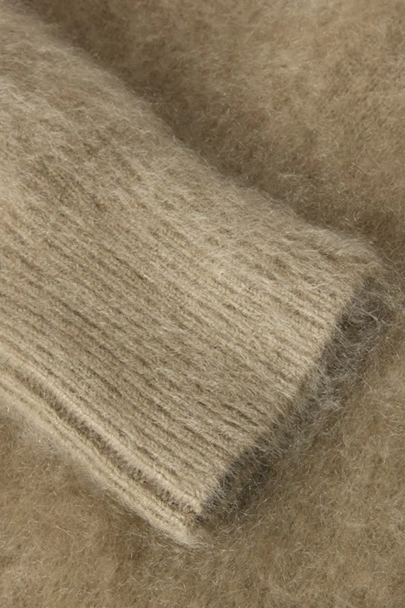 Chunky Brushed Cashmere Turtleneck Pullover Sweater