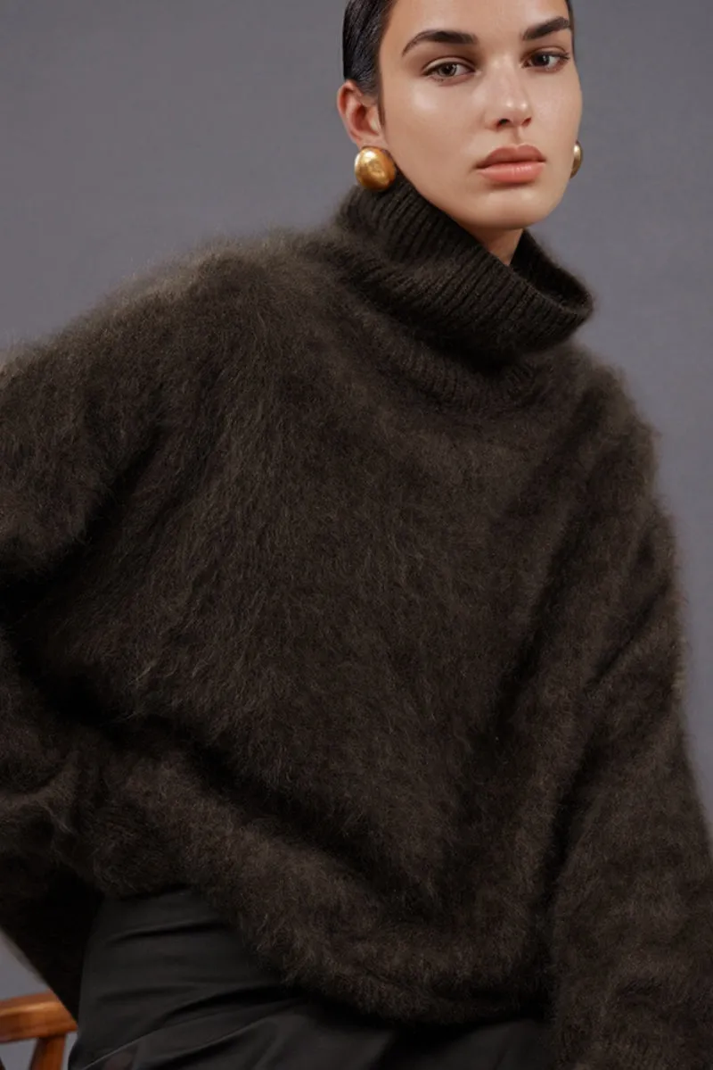 Chunky Brushed Cashmere Turtleneck Pullover Sweater
