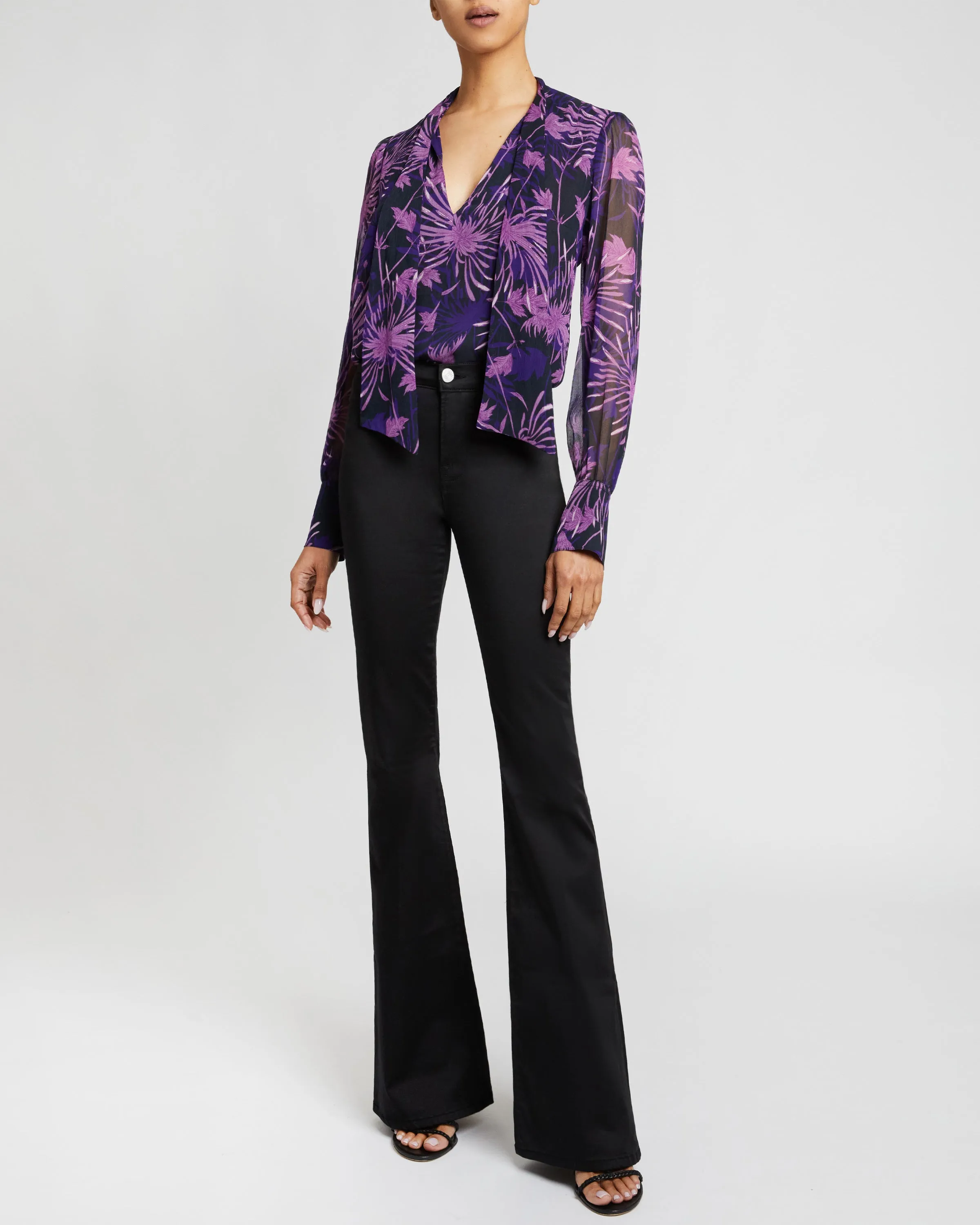 FRANCIS Blouse with Neck Tie in Abstract Floral Crinkled Georgette