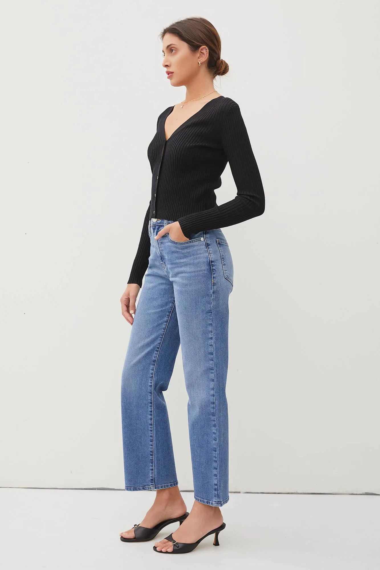 Ribbed V-Neck Slim Cardigan
