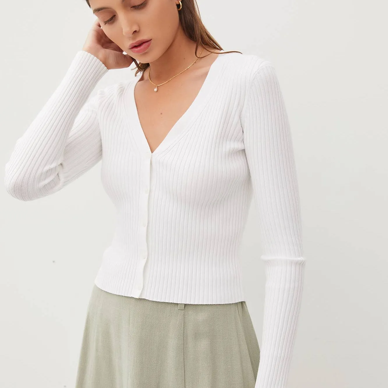 Ribbed V-Neck Slim Cardigan