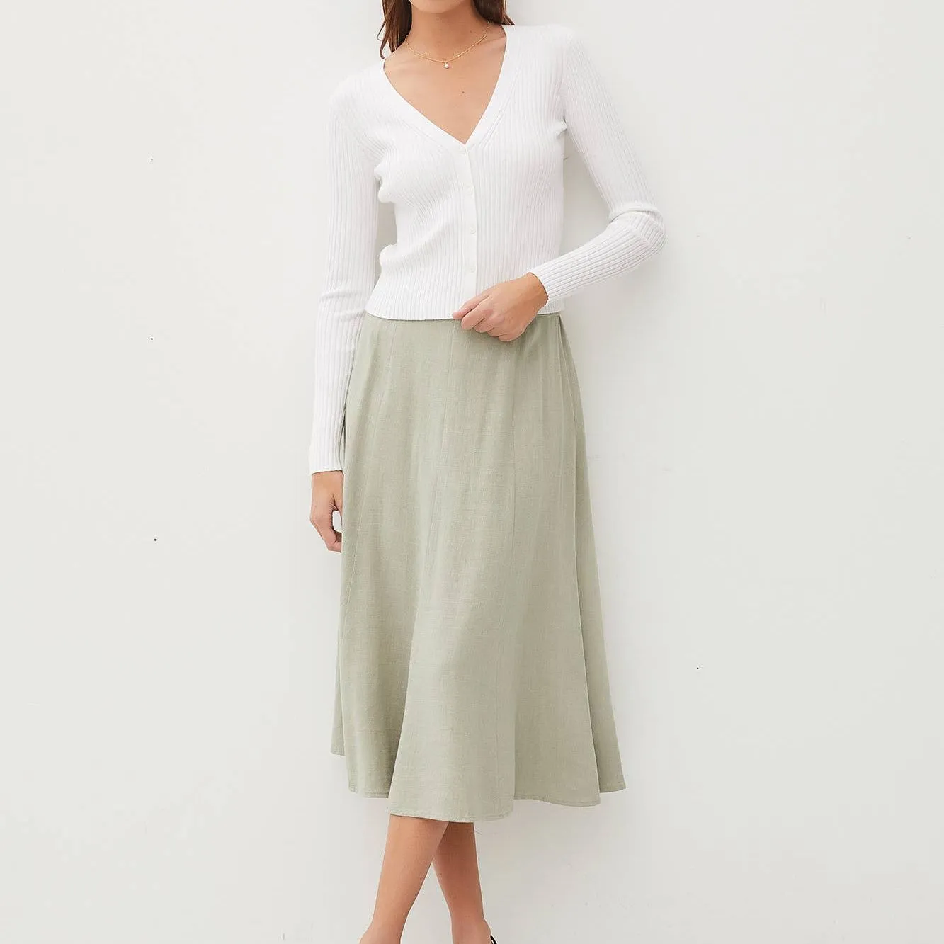 Ribbed V-Neck Slim Cardigan