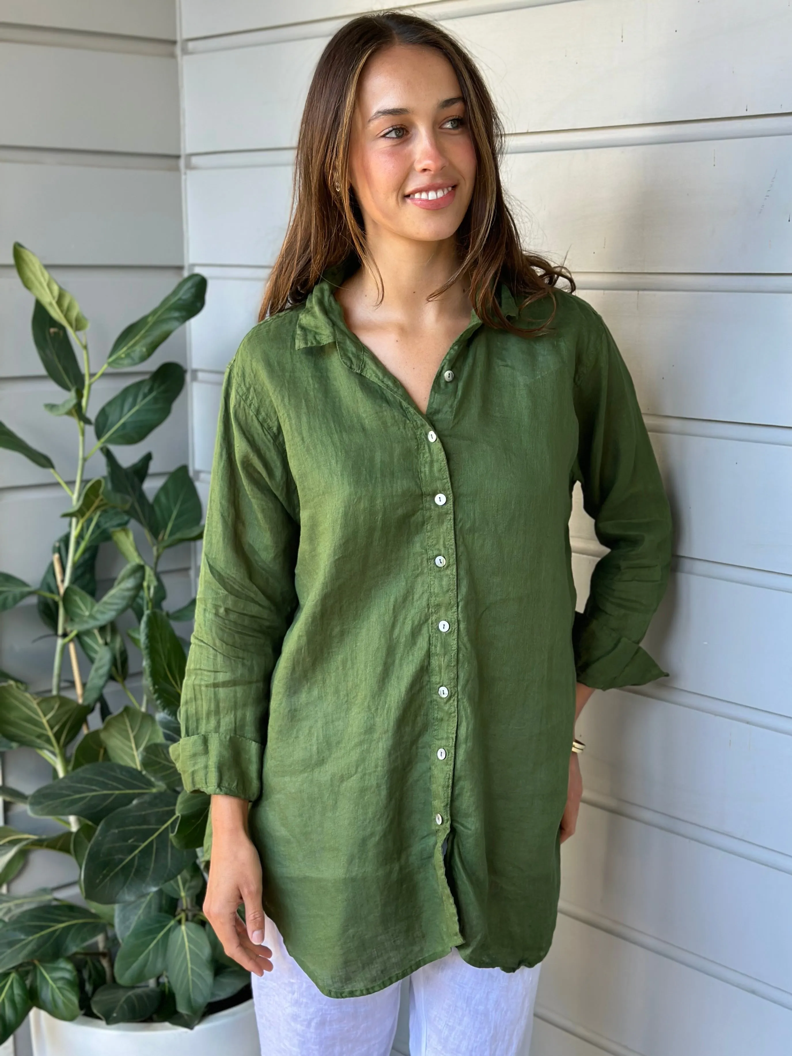 skyla shirt - moss linen
