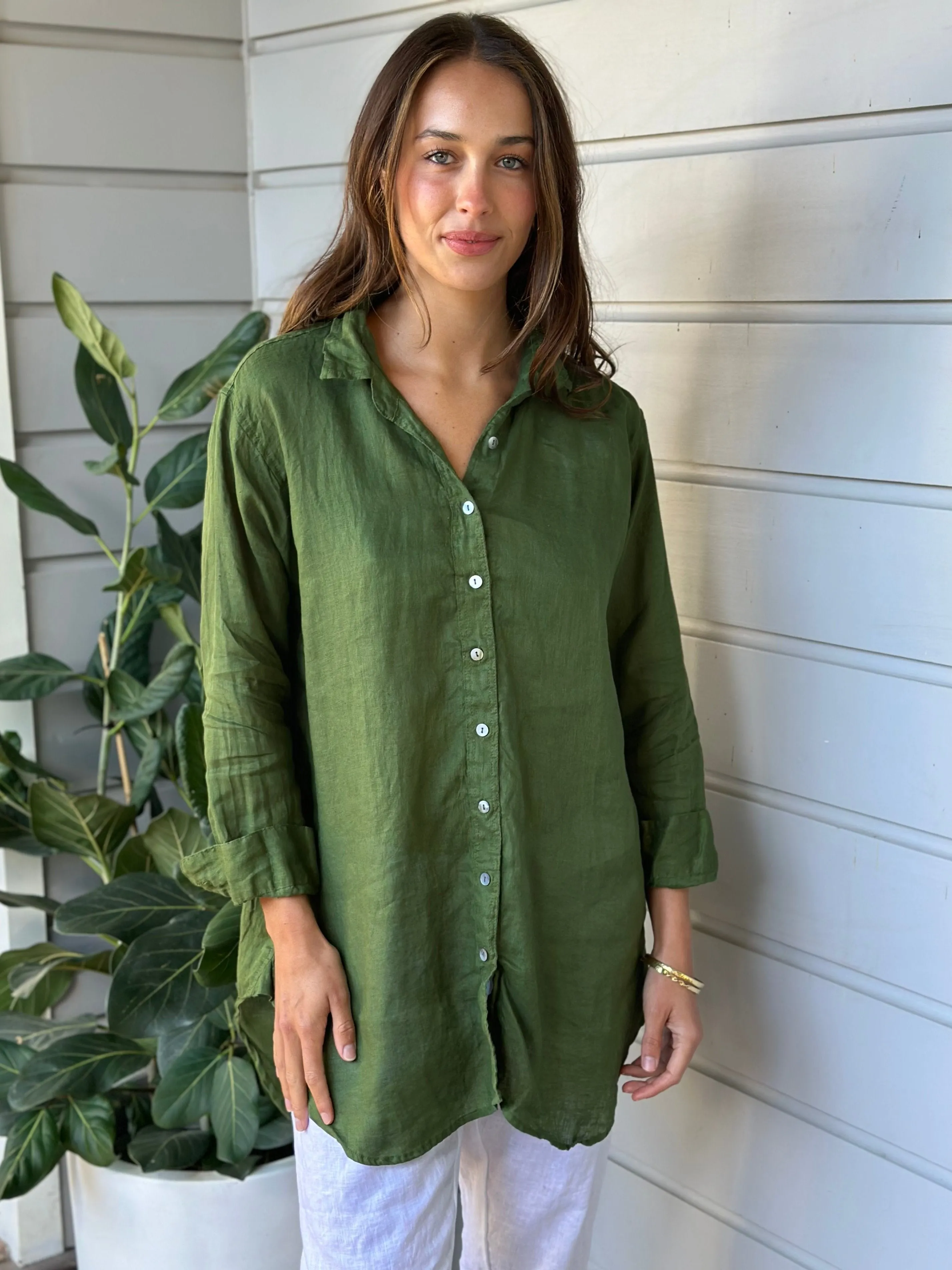skyla shirt - moss linen