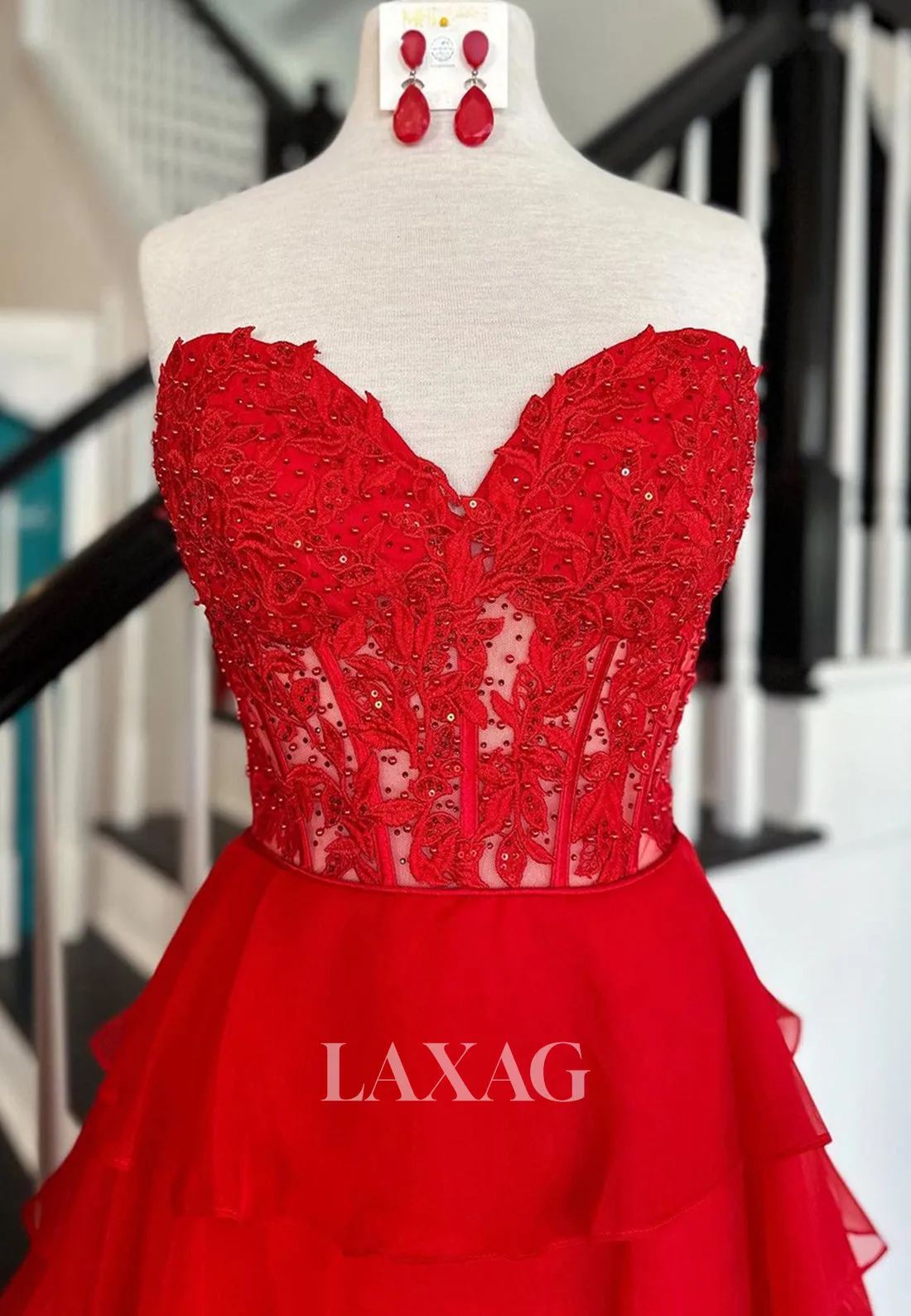 Sweetheart Off-Shoulder Sleeveless Formal Gowns Beaded Applique Pleated Tiered Chiffon Fitted Prom Dress
